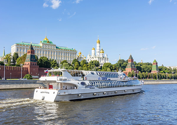 Аренда теплохода «Рэдиссон Ройал» в Москве